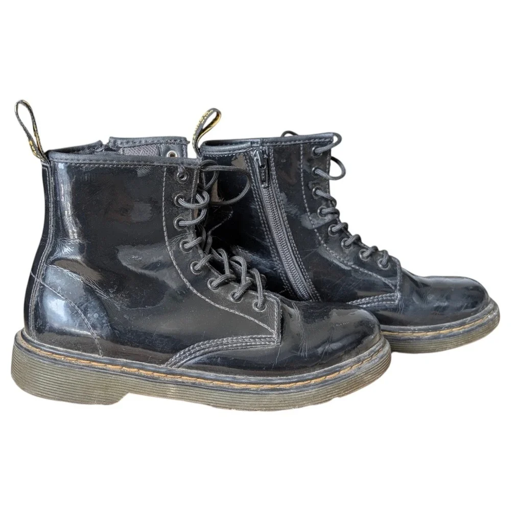 Dr. Martens classic combat